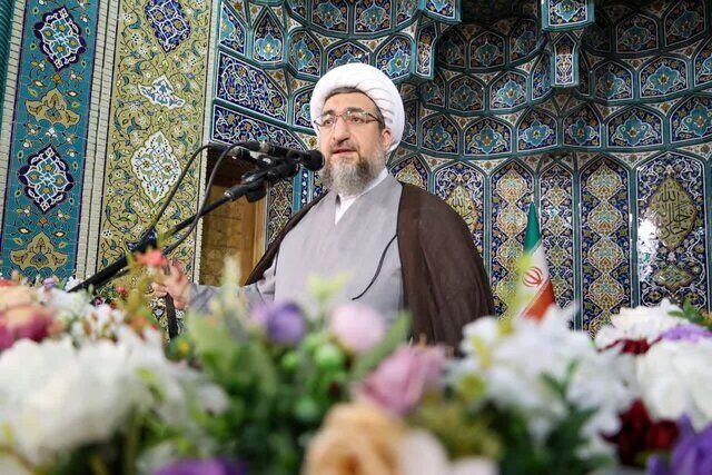 امام جمعه تبریز: دشمن با ایجاد اختلاف و افزایش گرانی به دنبال کاستن از تاب‌آوری مردم است